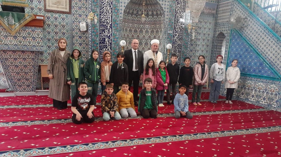 Camiye Ziyaret